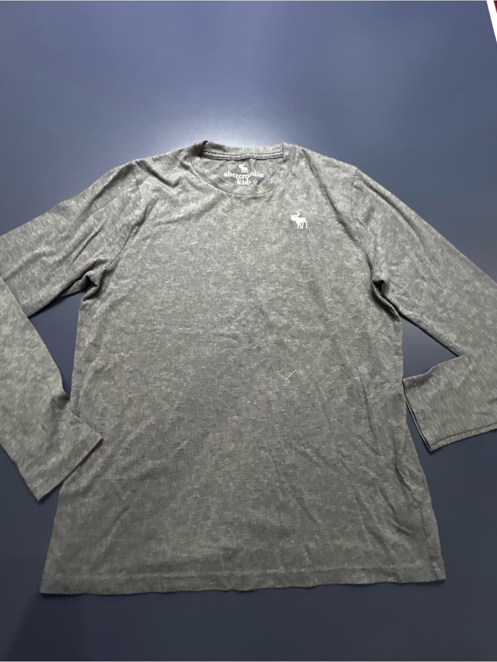 Abercrombie kids gray Long-Sleeve Crew Neck Shirt tee
